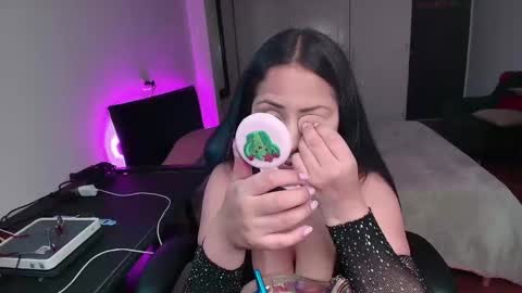 yesie_hot2 online show from September 17, 1:07 am