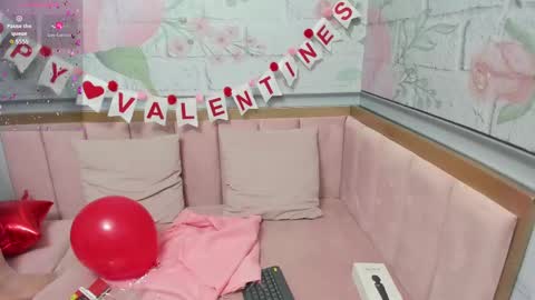 Snapshot of yess__daddy chatting on February 14, 10:17 am yess__daddy online show from February 14, 10:17 am