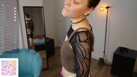 Kiki online show from November 16, 3:50 pm