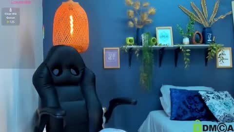 Snapshot of yessika_parker chatting on October 18, 2:36 am yessika_parker online show from October 18, 2:36 am