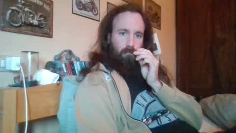 yeti_92 online show from February 6, 7:45 am