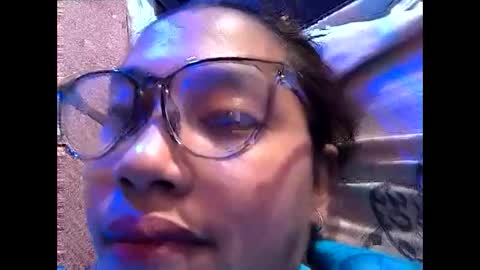 Snapshot of yhang_slut chatting on February 15, 1:57 am yhang_slut online show from February 15, 1:57 am