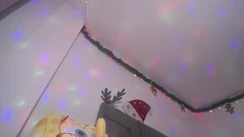 Yiny online show from December 23, 9:16 am