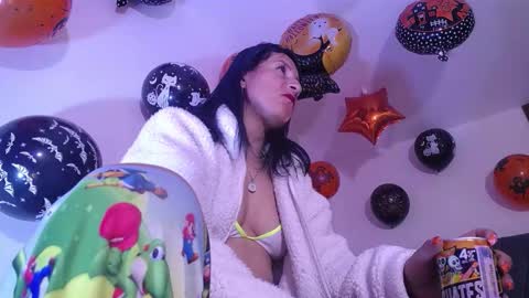 Yiny online show from October 13, 7:41 am