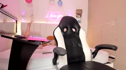 yised online show from November 14, 2:49 pm