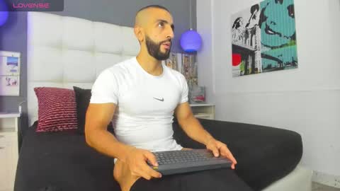 Yiyo online show from October 23, 8:29 pm