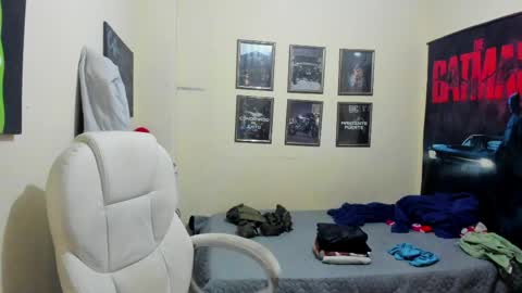 yker online show from April 10, 6:23 pm