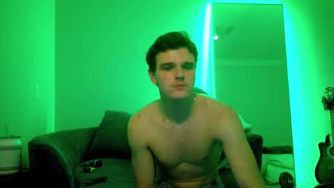 yngdesire1 online show from December 3, 8:00 am