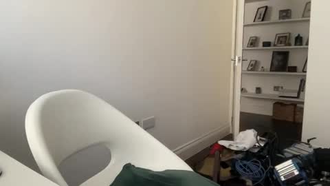 ynkhycvzlnnl online show from April 30, 1:28 pm