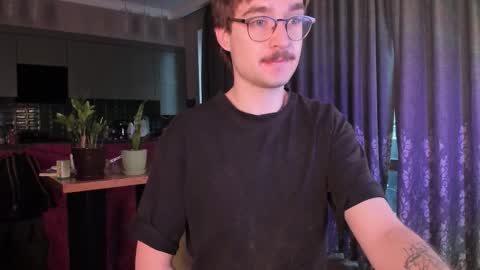 Max online show from March 6, 4:42 am