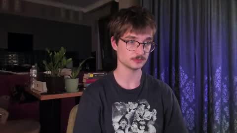 Max online show from July 22, 10:45 pm
