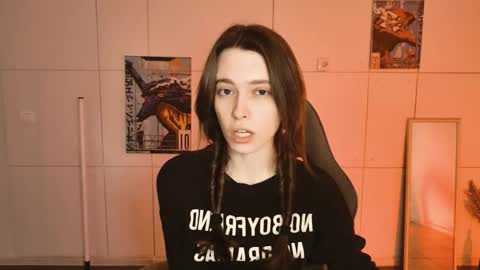 yoka_paradoxxx online show from January 13, 9:03 am