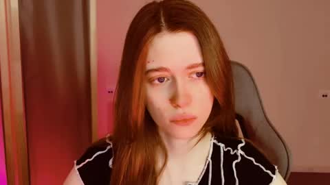 yoka_paradoxxx online show from April 27, 9:07 am