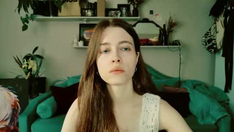 yoka_paradoxxx online show from July 14, 10:54 am