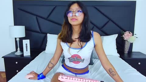 Yommi Winx online show from January 9, 2:43 am