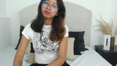 Yommi Winx online show from February 8, 1:32 am