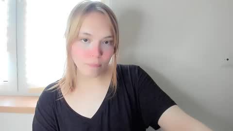 yomoyoo online show from February 15, 1:49 pm