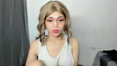 Snapshot of yonas_fucktoy chatting on June 28, 3:29 pm yona online show from June 28, 3:29 pm