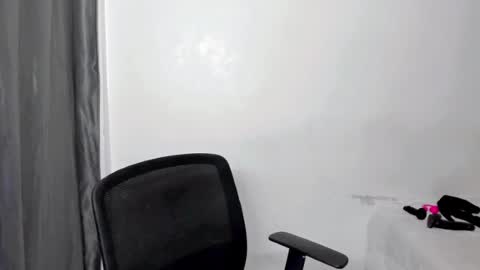 Snapshot of yonas_fucktoy chatting on July 15, 3:12 am yona online show from July 15, 3:12 am