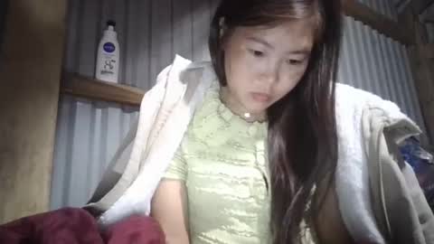 yongmi_ online show from November 24, 6:18 pm