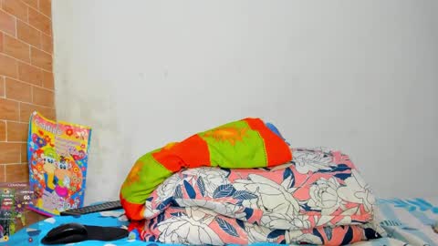 yonnsol_avril online show from December 15, 3:02 am