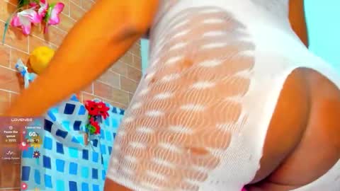 yonnsol_avril online show from November 15, 6:59 pm