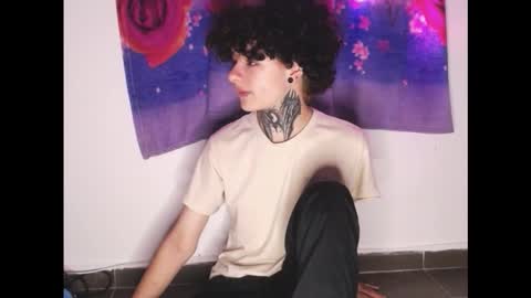 Snapshot of yoonbum_ chatting on February 19, 5:42 pm Little Mike Independent model online show from February 19, 5:42 pm