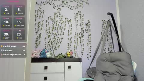 yoonhee_ki online show from April 30, 2:34 pm