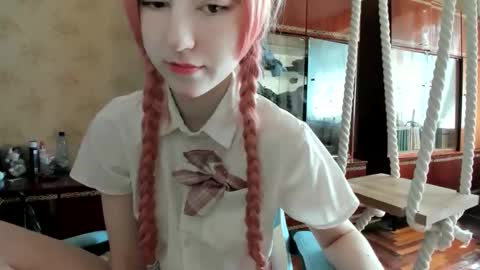 Yoonhee Kiss online show from October 7, 9:50 am