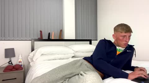 Snapshot of yorkshirelad208 chatting on February 10, 8:21 pm Harrison online show from February 10, 8:21 pm