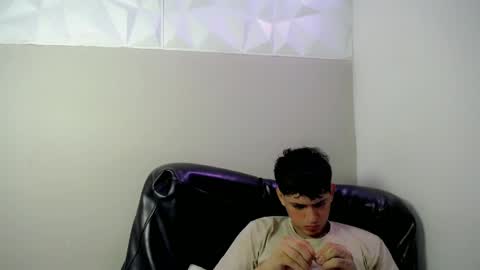Snapshot of yosepp_cum chatting on April 29, 4:05 am YOSEP online show from April 29, 4:05 am