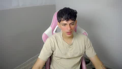 Snapshot of yosepp_cum chatting on May 12, 1:19 pm YOSEP online show from May 12, 1:19 pm