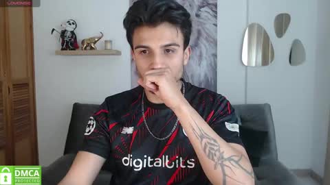 yoshy_man online show from December 20, 6:19 am