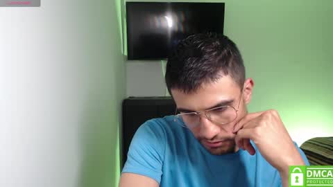 yoshy_man online show from April 29, 3:21 am