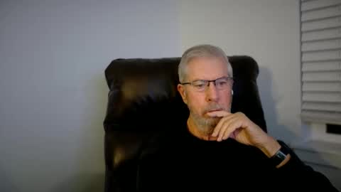 Colorado Guy Straight online show from December 15, 4:28 am