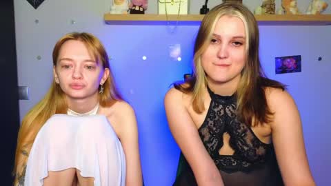 Anna and Luna online show from May 22, 6:02 pm