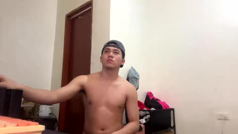 Cyrus online show from April 14, 8:37 pm