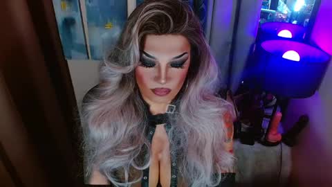 QUEEN MADISON  online show from May 23, 6:23 pm