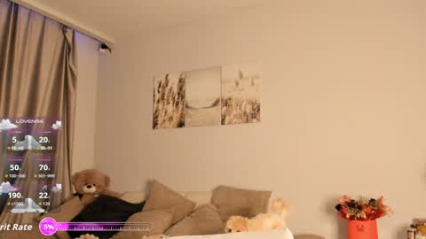 Camilla online show from February 7, 7:06 pm