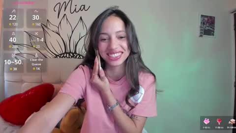 mia3 online show from January 19, 7:15 pm