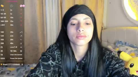 Snapshot of your_beck chatting on April 23, 5:41 am mia3 online show from April 23, 5:41 am