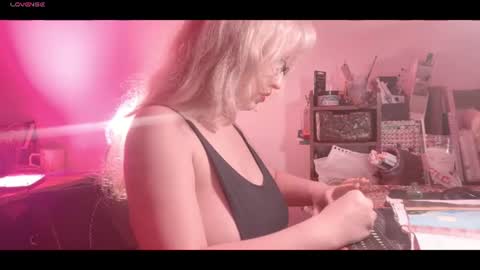 your_coraline_ online show from July 4, 10:54 am