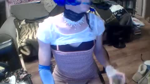 Taylor Tash online show from December 4, 5:27 am