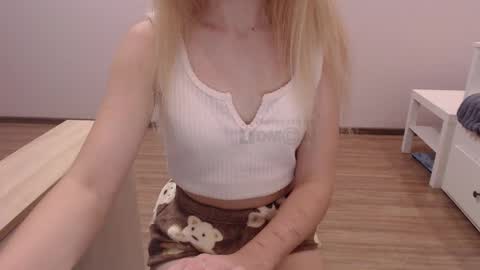 Snapshot of your_dream6996 chatting on September 24, 8:45 pm your_dream6996 online show from September 24, 8:45 pm