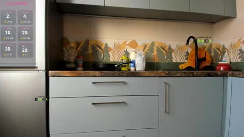 Snapshot of your_dream_alice chatting on February 22, 7:56 am Alice online show from February 22, 7:56 am