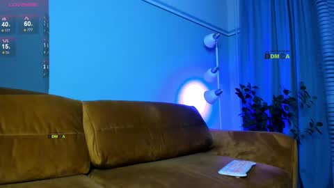 Snapshot of your_dream_alice chatting on February 24, 3:42 pm Alice online show from February 24, 3:42 pm