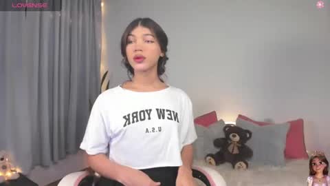 Eliza online show from August 5, 9:39 pm
