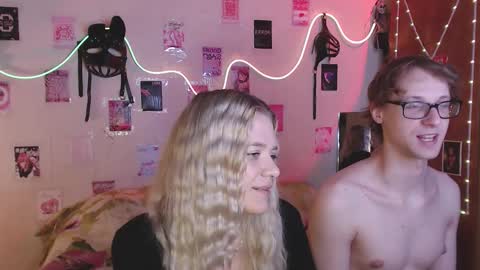 Snapshot of your_horny_friends chatting on September 16, 1:12 pm Your Horny Friends online show from September 16, 1:12 pm