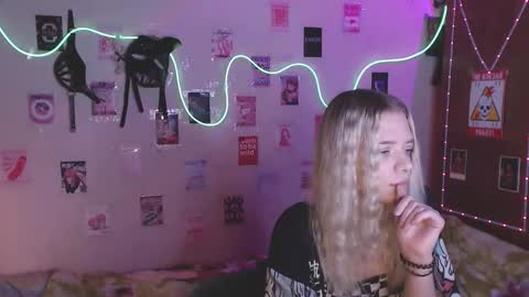 Snapshot of your_horny_friends chatting on October 14, 3:02 pm Your Horny Friends online show from October 14, 3:02 pm