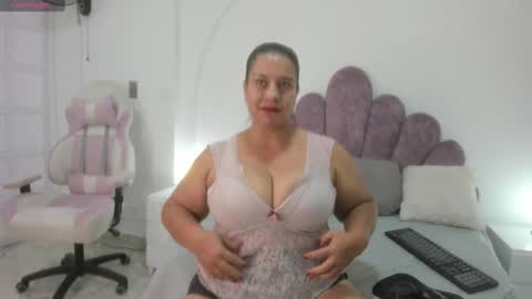 your_lady_milf online show from February 4, 3:47 pm